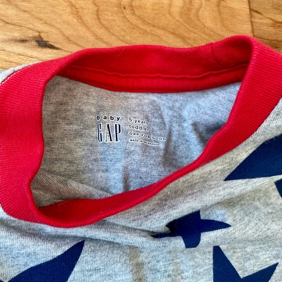 Baby Gap t-shirt size 5T. Like new. - Picture 4 of 4